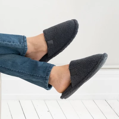 Isotoner Men's Garrett Berber Scuff Slippers - Image 4